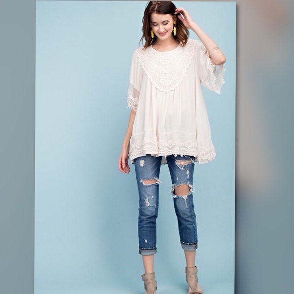 Last 1 ⬇️ Off White Tunic w/ Crochet Details - Picture 3 of 5